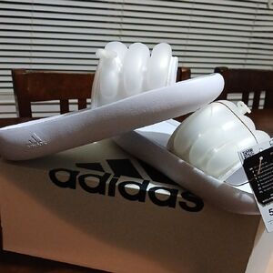 NWT ADIDAS BUBBLE SLIDES